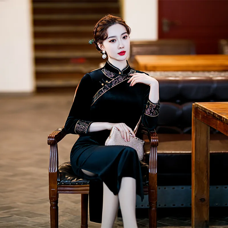 Traditional Chinese Qipao Dress with Velvet Long Sleeve and Stand Collar