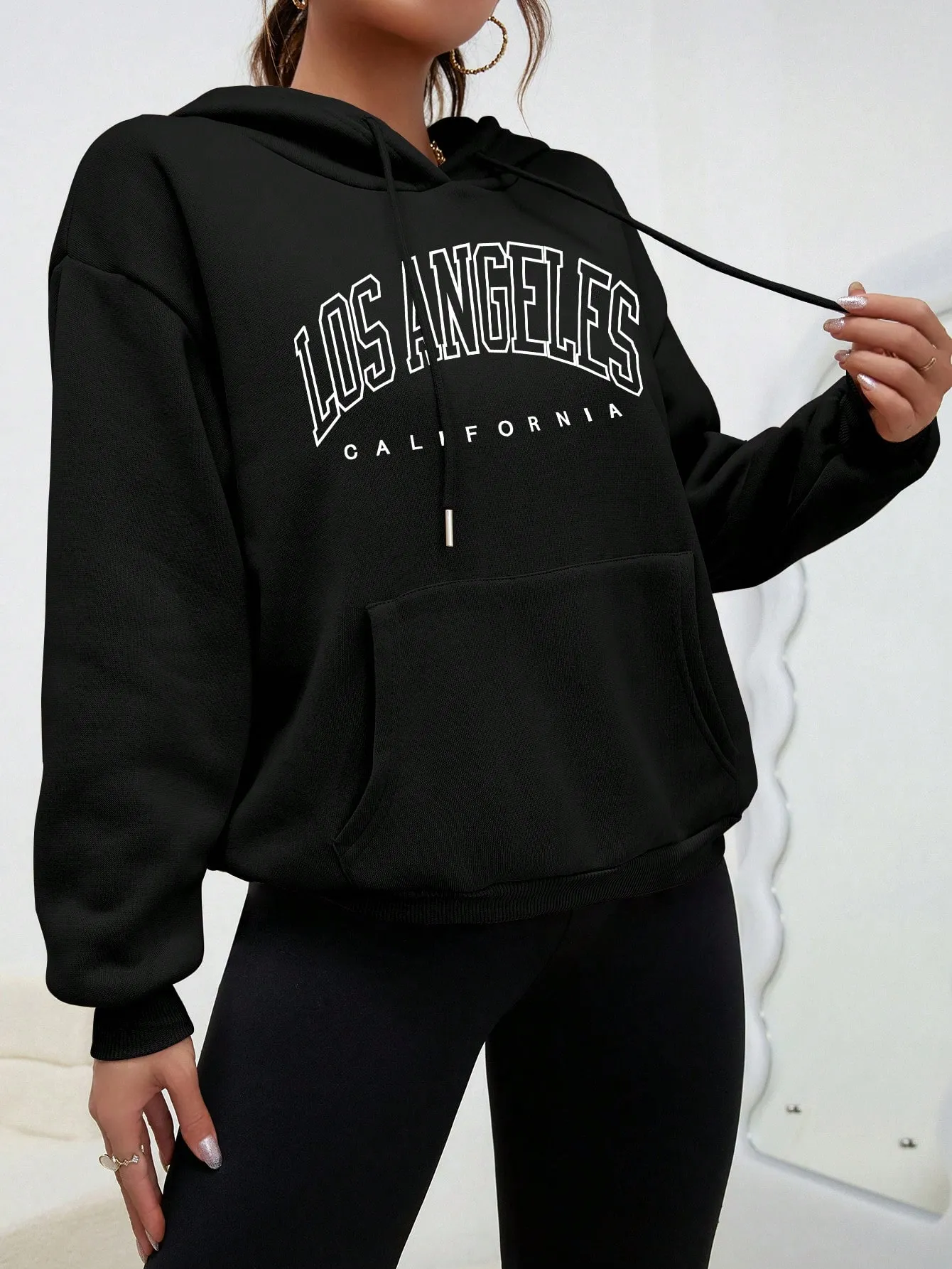 SAFRISIOR Women’s Oversized LA Graphic Fleece Sweatshirt – Cozy Pullover - View #8