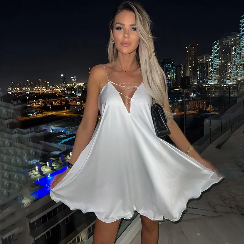 V Neck Lace Satin Dress with Deep V Cut and Thin Fabric for Spring Summer