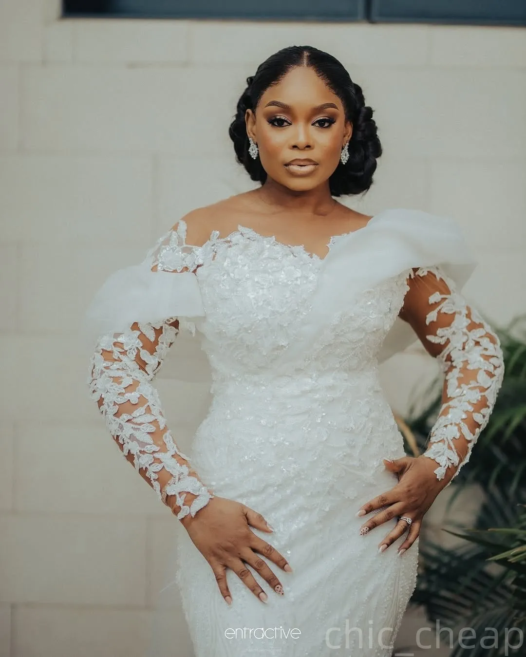 Vintage Ivory Lace Plus Size wedding dresses with Feather Full Sleeves and Sheer Neckline - Plus Size (2025) - Arabic Aso Ebi Bridal Gown (ZJ035)