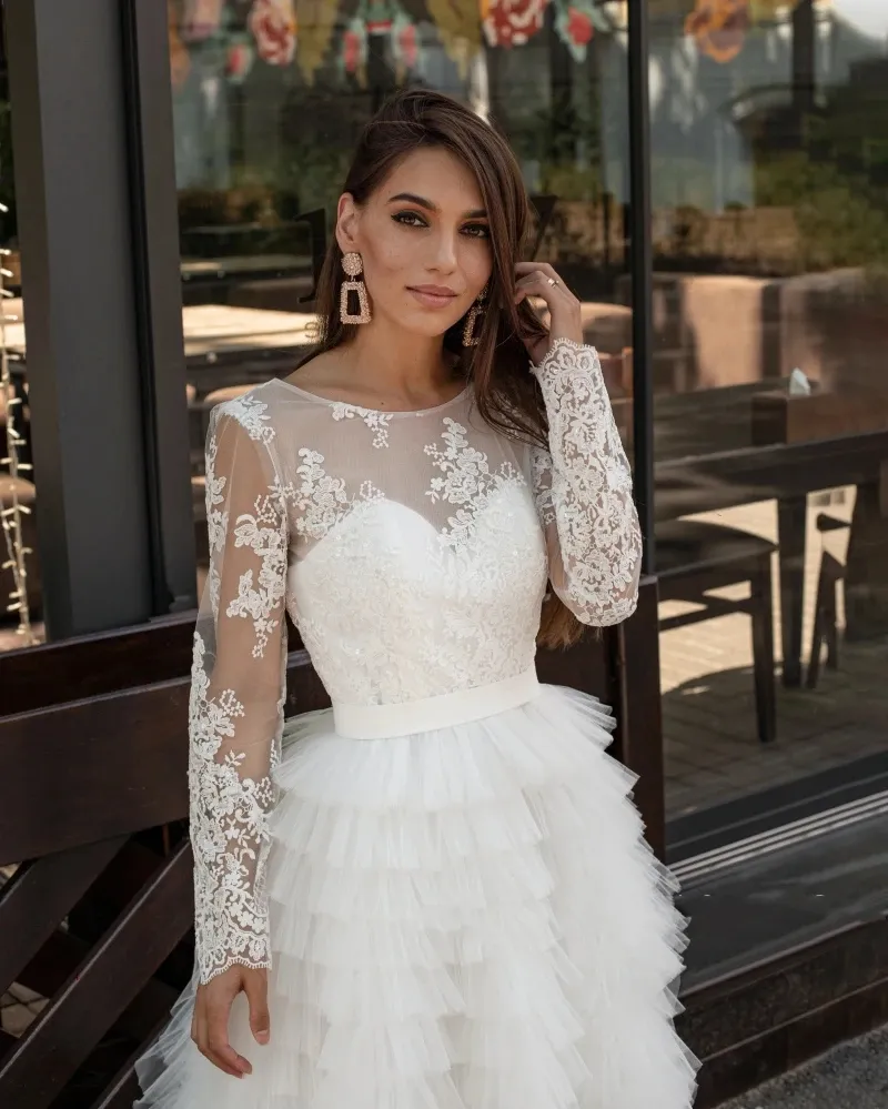 Delicate Lace Long Sleeves Tiered Wedding Dresses Tea Length A Line Garden  Wedding Gowns For Bride Women Illusion Crew Neck Hippie Ivory Tulle Vestido  De Novia De 106,32 € | DHgate, image size:800x999