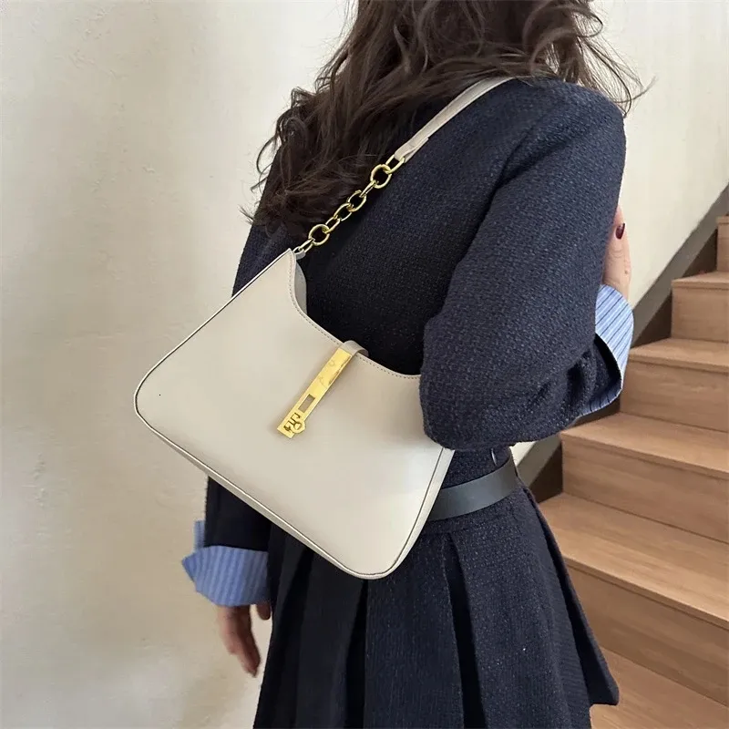 Chic bags 2020 sale