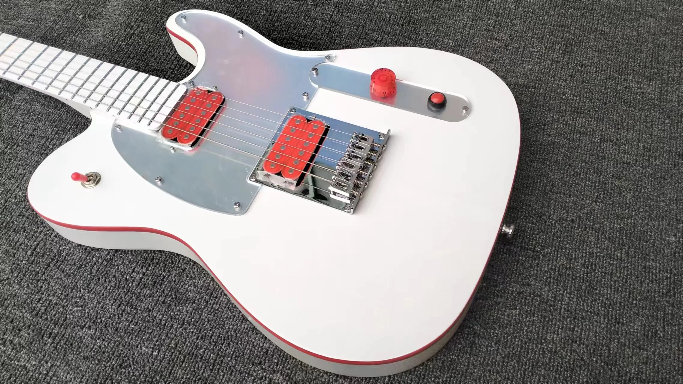DHgate.com:Professional Solid Wood Electric Guitar with
