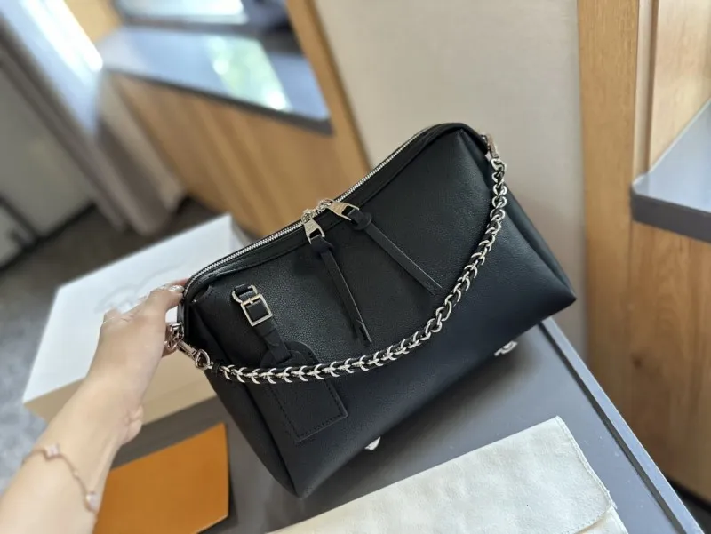 Bella leather crossbody bag hotsell