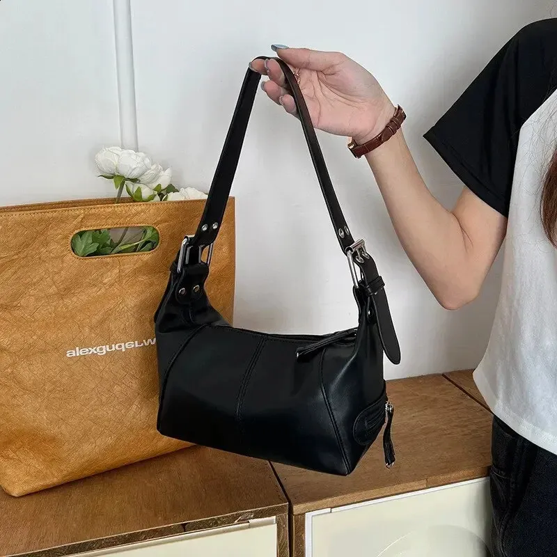 DHgate.com:Womens Trendy Minimalist Faux Leather Shoulder