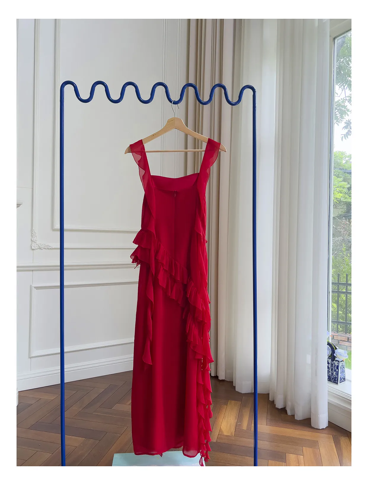 Red Chiffon Dresses: Womens Flowing Spaghetti Strap Maxi Dress With Square  Neck Elegant Panelled Design From Risabeira, $69 In Bulk | DHgate.Com