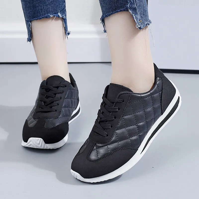 スニーカー DOUCAL'S Woman Sneakers White DD8765WHITPZ764 SC38 Women's HEYDUDE Wendy Stretch Sox Casual Shoes | Shoe Carnival
