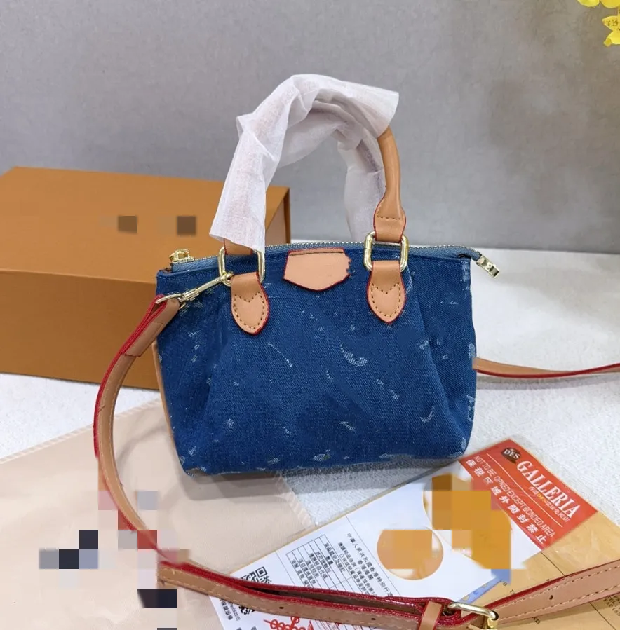 LG DIAMOND TOTEブラックラフィア（トートバッグ）｜LeSportsac