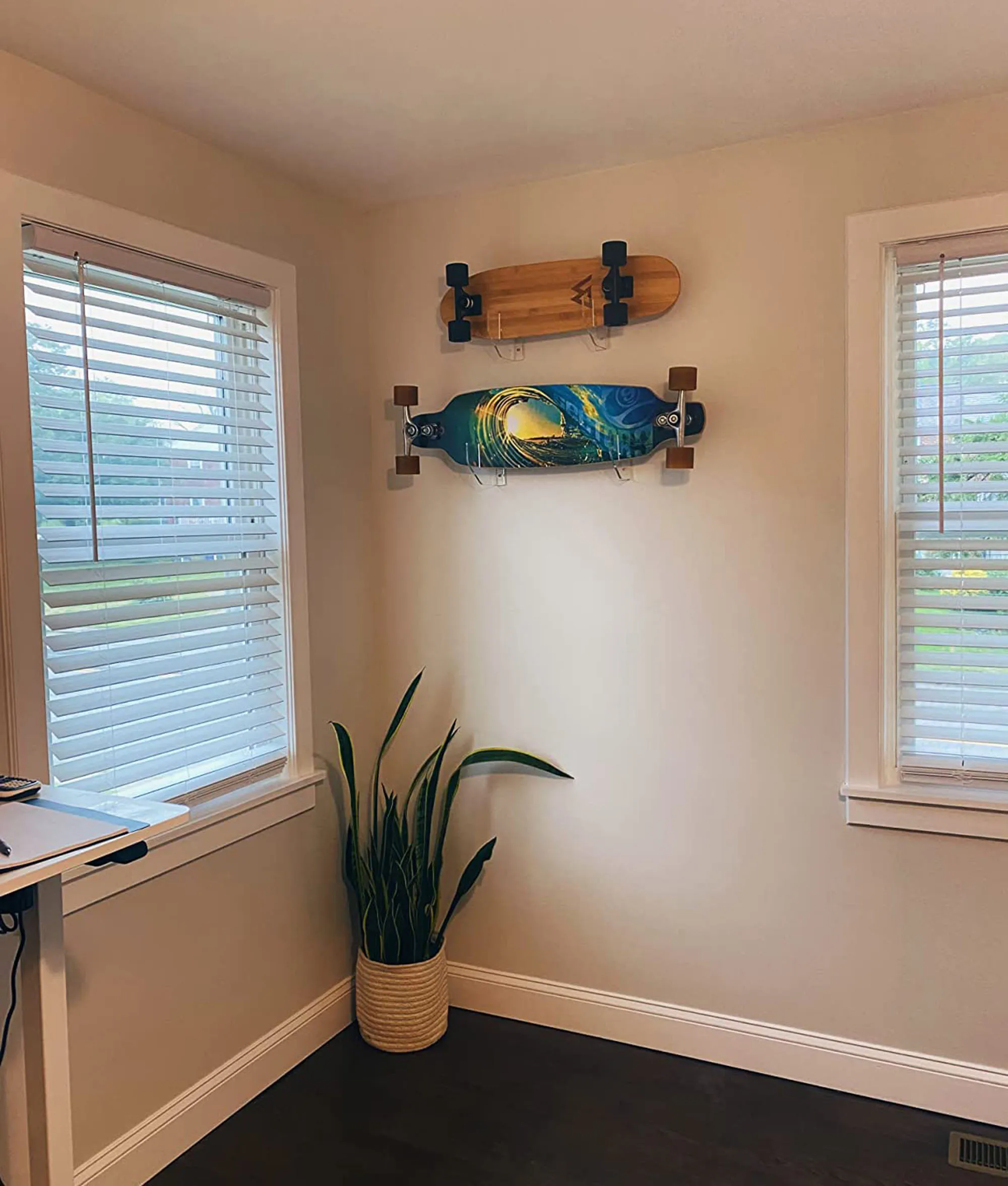 Skateboard Wall Hanger - Clear Acrylic Display Rack For Skateboards & Longboards