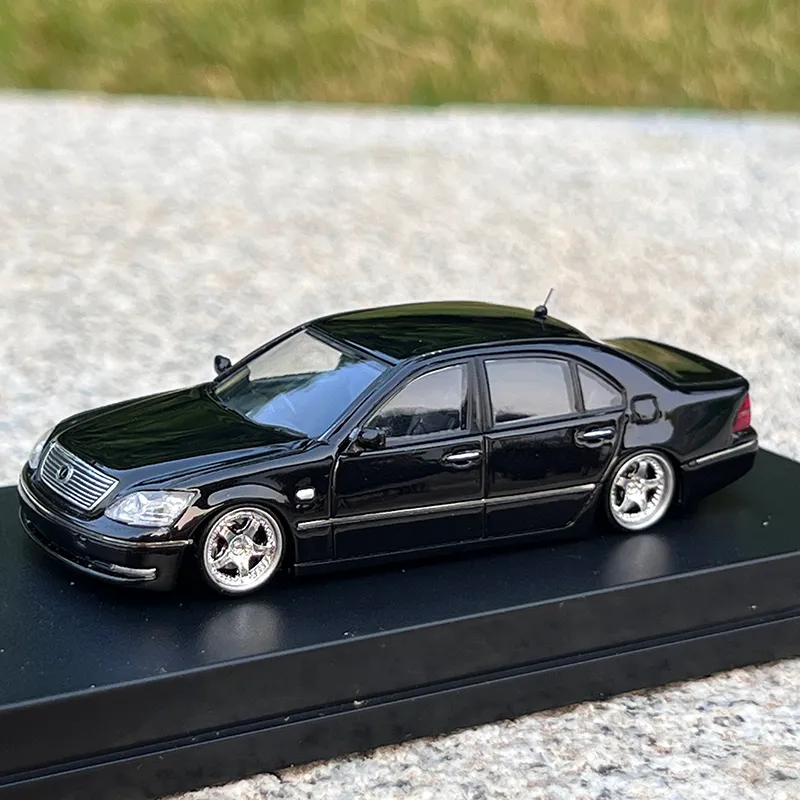 1/64 Scale Cars, Collectible Resin Car Model Detailed