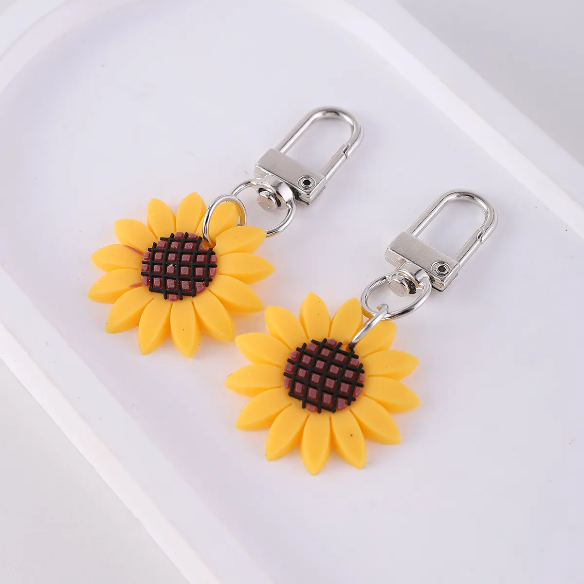 DHgate.com:Sunflower PVC Keychain 12-Pack: Waterproof Purse