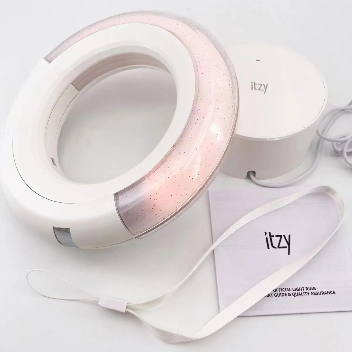 DHgate ITZY Concert Light Stick Customizable Color Ring with Official Photocards for Fans and Collectors Home Garden