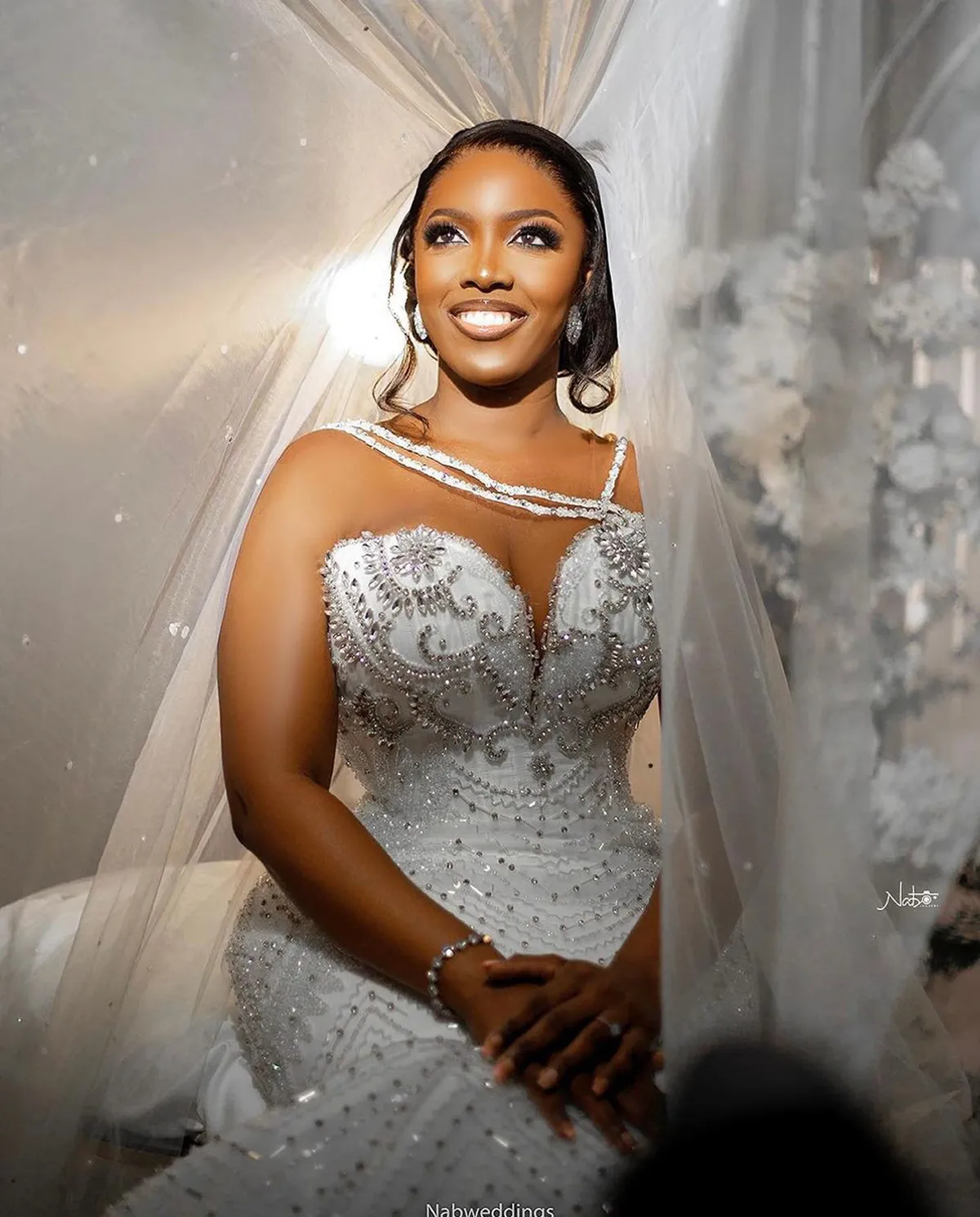 Slim Wedding Dresses With A Veils Glamorous Crystal Mermaid