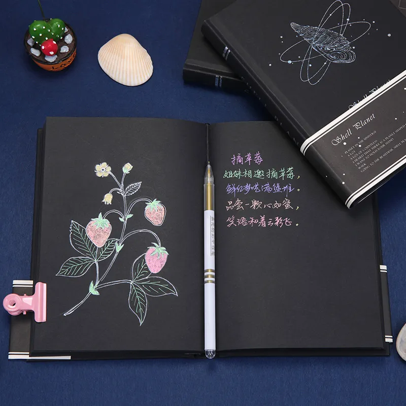 デザインペーパー Hidden wonderland58 Thick All-Black sketchbook pad with 128 Jammed Pages, 256
