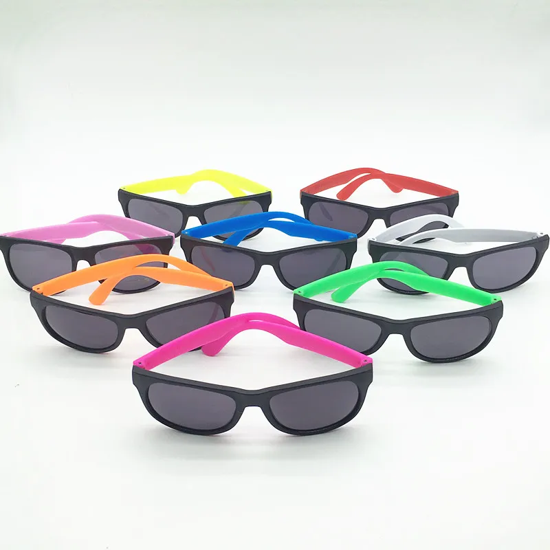 thumbnail interactive-video image 1 of Spy Look Behind Sunglasses – 1 Pack – Detective Gadget – Perfect Party Favor By RINCO 1 of 2