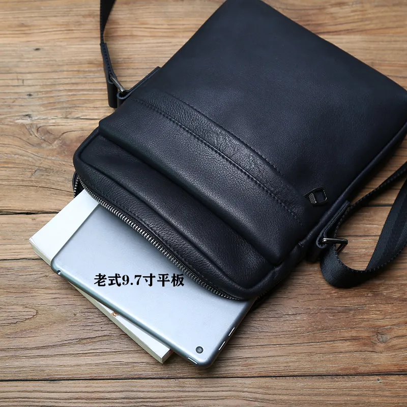 Men's Top Layer Leather Shoulder travel bag - Trendy