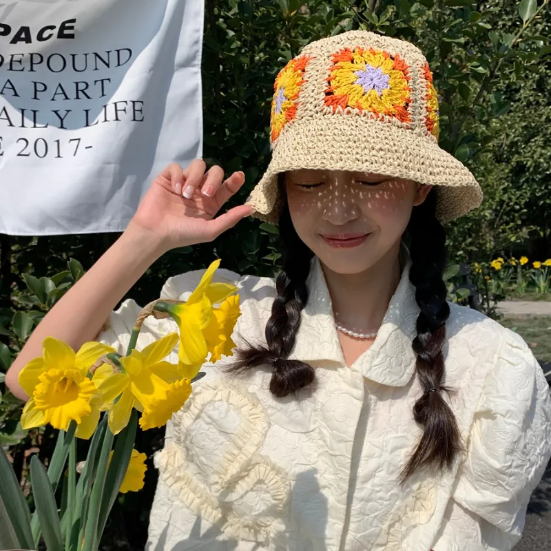 Straw Hats For Women Summer Seaside Sunshade Sunscreen Caps  display picture 1
