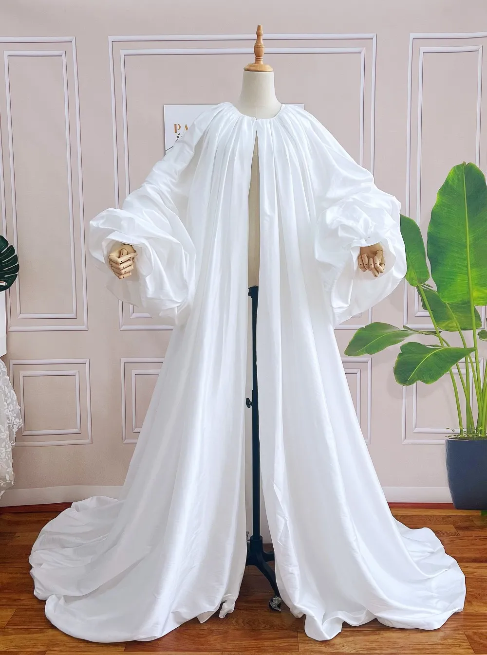 DHgate.com:Taffeta Cape Wedding Jacket | 2m Long Puffy DHgate.com:Taffeta Cape Wedding Jacket | 2m Long Puffy