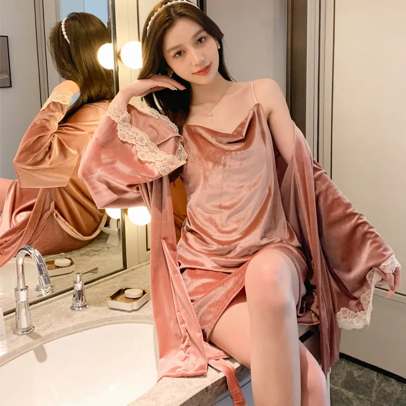 DHgate.com:Womens 2-Piece Velvet Pajama Set: Alluring Lace
