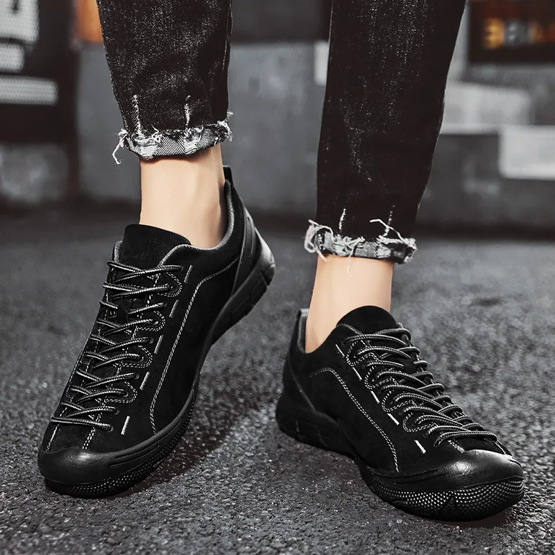 Sneakers lace up sale