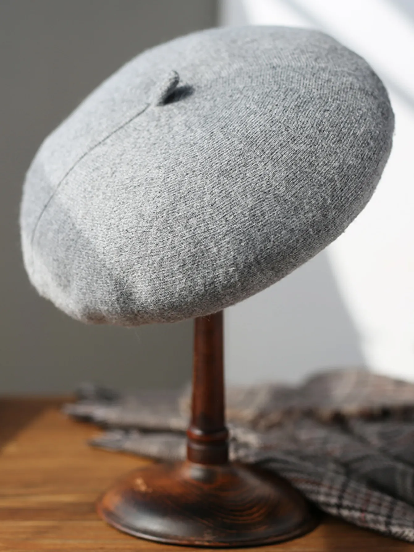 4393 Ladies Grey Knit Caps For Spring Satin Lined Beret Hats French Style Wool Beret Hat,Solid Color French Style Winter Warm Cap for  main image 3