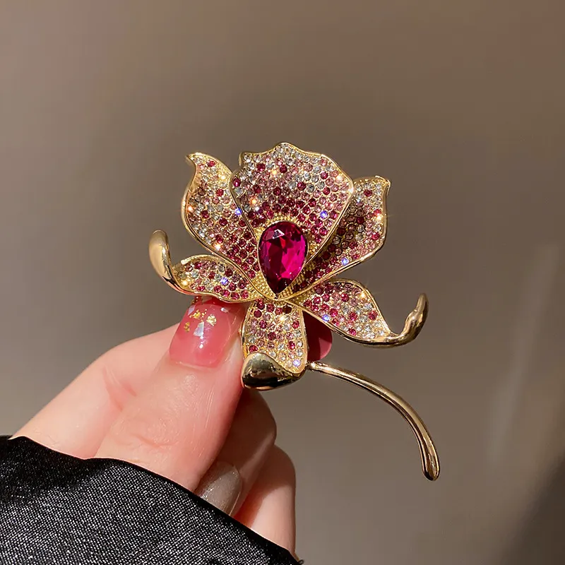 New Womens Lily Flower Brooch Pin: Elegant Accessory for
