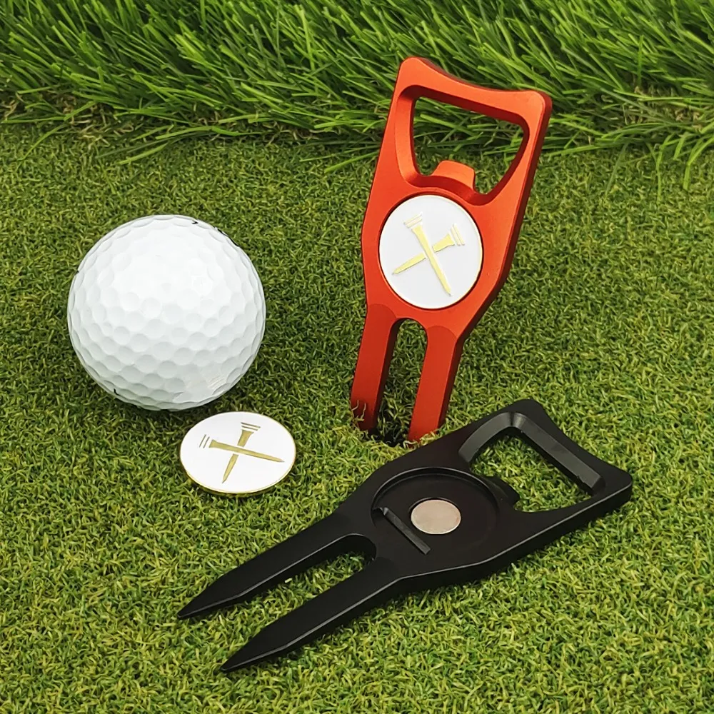 ゴルフバッグ　PINS DHgate.com:Golf Metal Hat Clip Marker with Green Fork Divot