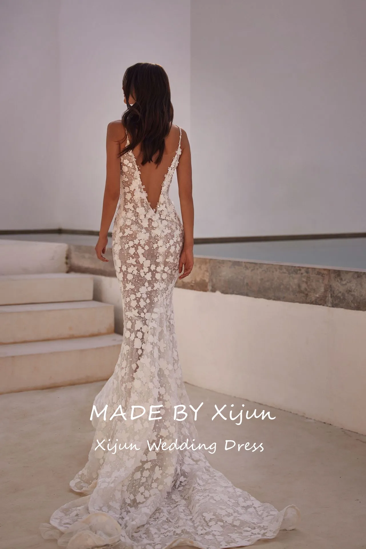 Sexy Deep V-Neck Lace Suspenders Evening Dress Sexy Deep V-Neck Lace Suspenders Evening Dress