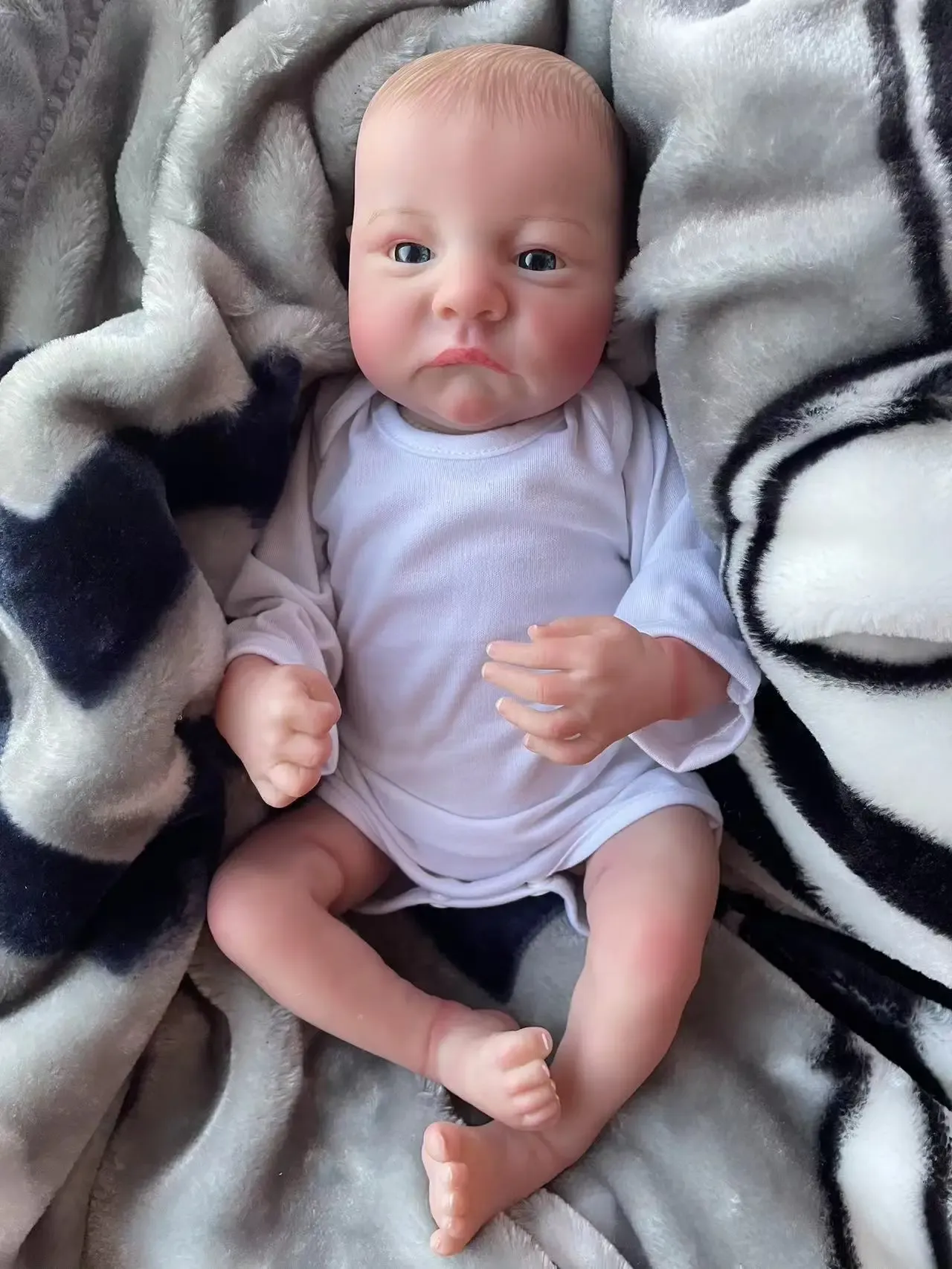 Bébé Reborn Garçon Yeux Ouvert
