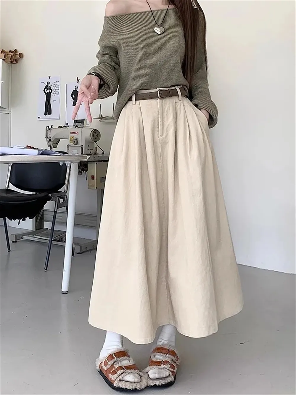 DHgate.com:Vintage Corduroy A-Line Skirt: Pleated High