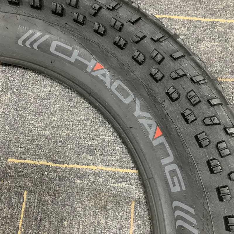 CHAOYANG 20 X 4.0 Fat Bike Tire Wire Bead, 20 PSI 140 KPa For Snow