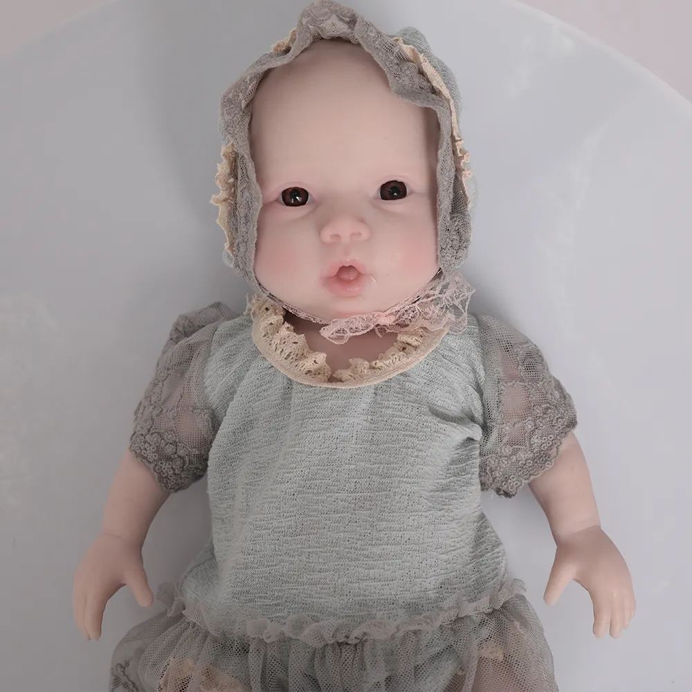 フルボディシリコーンリボーン人形、18.5インチのリアルな新生児人形