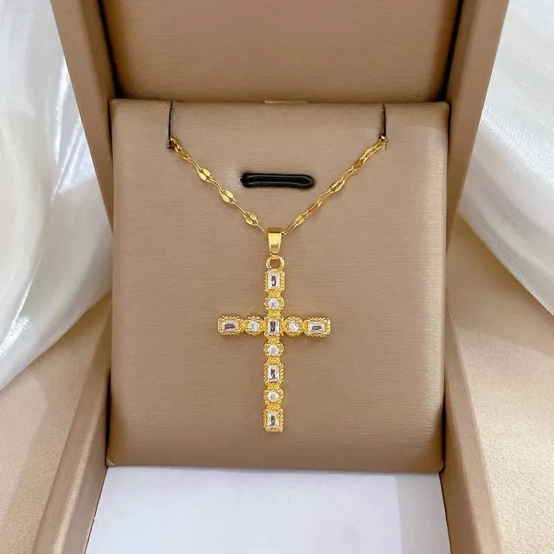 Pendant Necklaces Classic Personalized Jesus Stainless Steel Cross Necklace Fashionable European and American Versatile_voghion.com