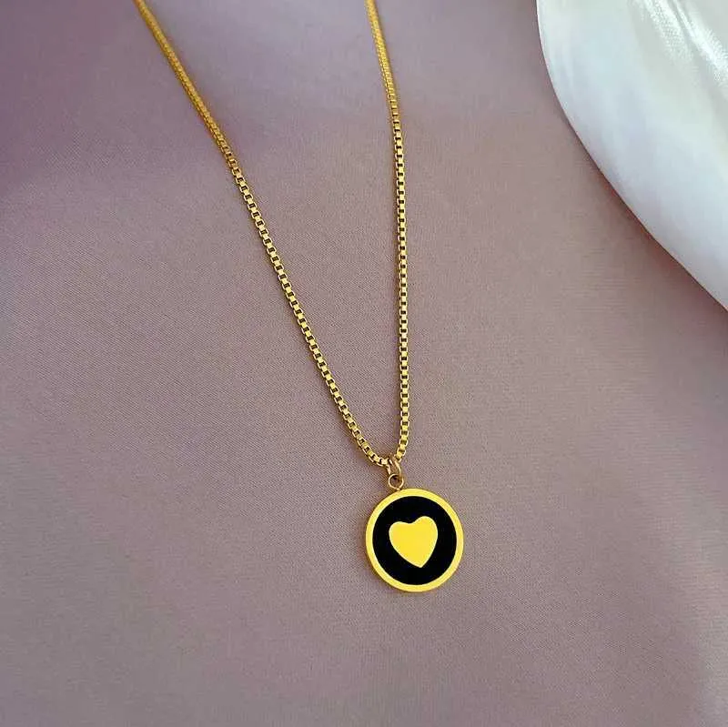 Collane Collana con ciondolo a forma di cuore semplice per donna in acciaio inossidabile con moneta rotonda, disco smaltato, ciondolo girocollo unisex, gioielli pop_voghion.com