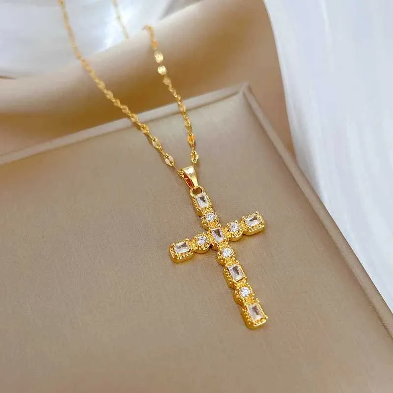 Pendant Necklaces Classic Personalized Jesus Stainless Steel Cross Necklace Fashionable European and American Versatile_voghion.com