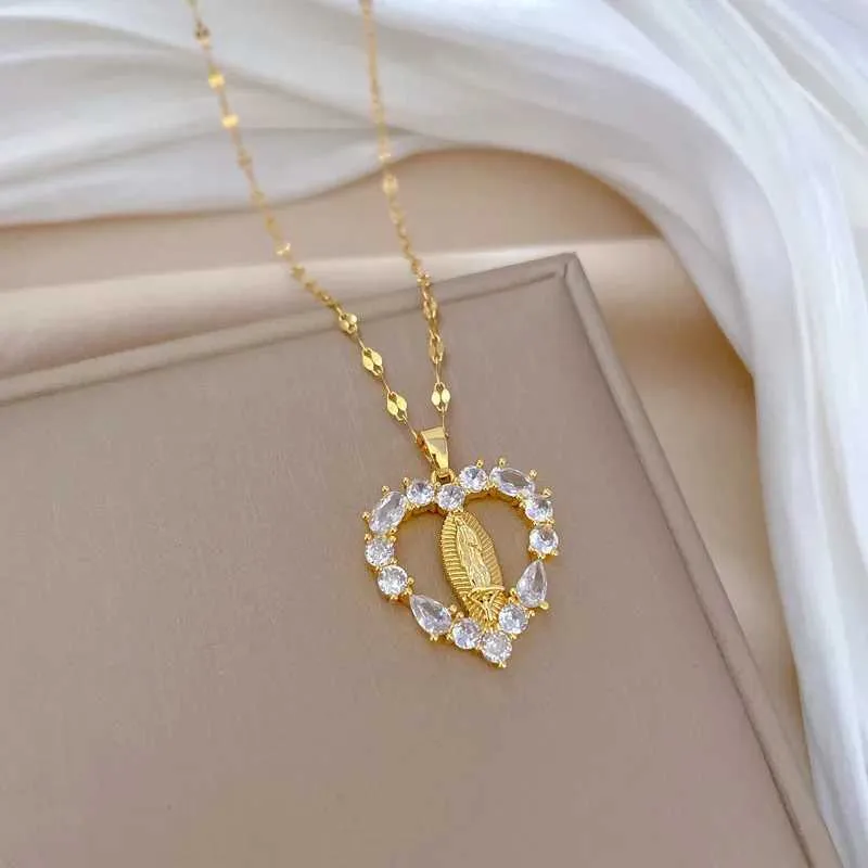 Colares com Pingente Elegante Charmoso Virgem Maria Amor Micro-conjunto Colar Clássico e Versátil Aço Inoxidável_voghion.com