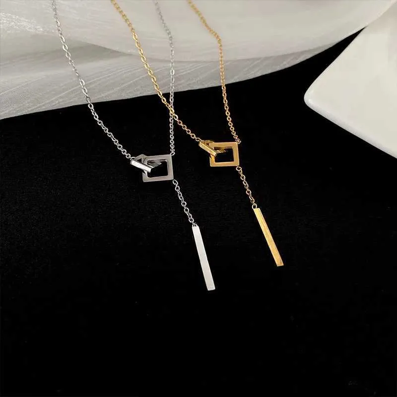 Collane con ciondolo Moda Leggera Europea e Americana Collana Quadrata Classica Semplice Doppia Fibbia Acciaio Inossidabile_voghion.com