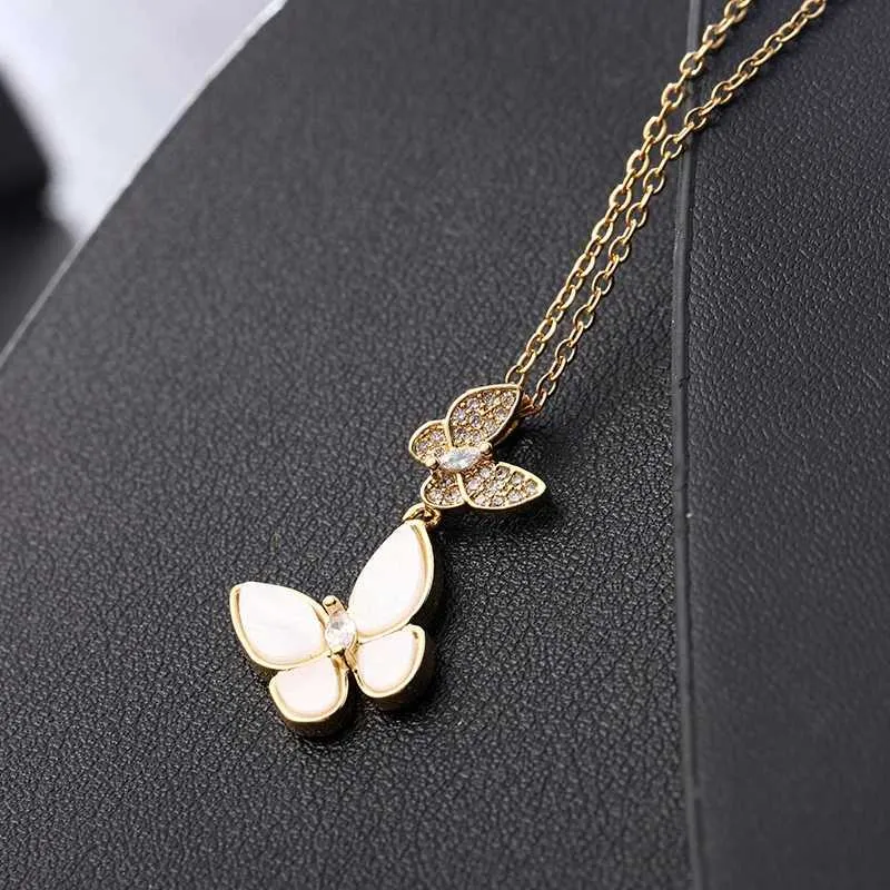 Necklaces Fashion Double Fly Necklace Ladies Light Retro Personality Clavicle Chain Butterfly Pendant Versatile Gift_voghion.com
