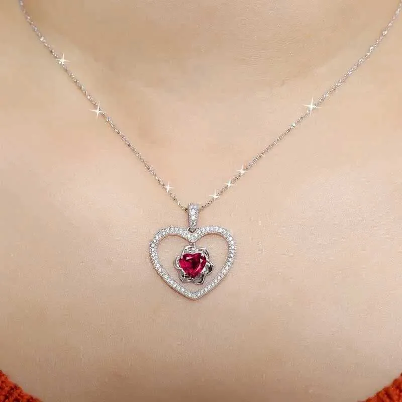 Collane con ciondolo Collana romantica squisita a forma di cuore con ciondolo a forma di rosa, l'amore perfetto è un regalo per le ragazze_voghion.com