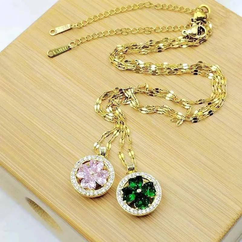 Green Flower Clover Pendant Necklace Vintage Style Gift_voghion.com
