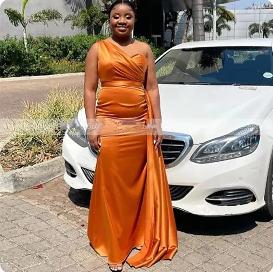 Plus Size Orange Satin Bridesmaid Dress One-Shoulder Mermaid Pleated Satin Floor-Length Gown with Built-in Bra from Dhgate Bridesmaid Dress - price 54.34 Plus Size Orange Satin Bridesmaid Dress One-Shoulder Mermaid Pleated Satin Floor-Length Gown with Built-in Bra from Dhgate Bridesmaid Dress - price 54.34
