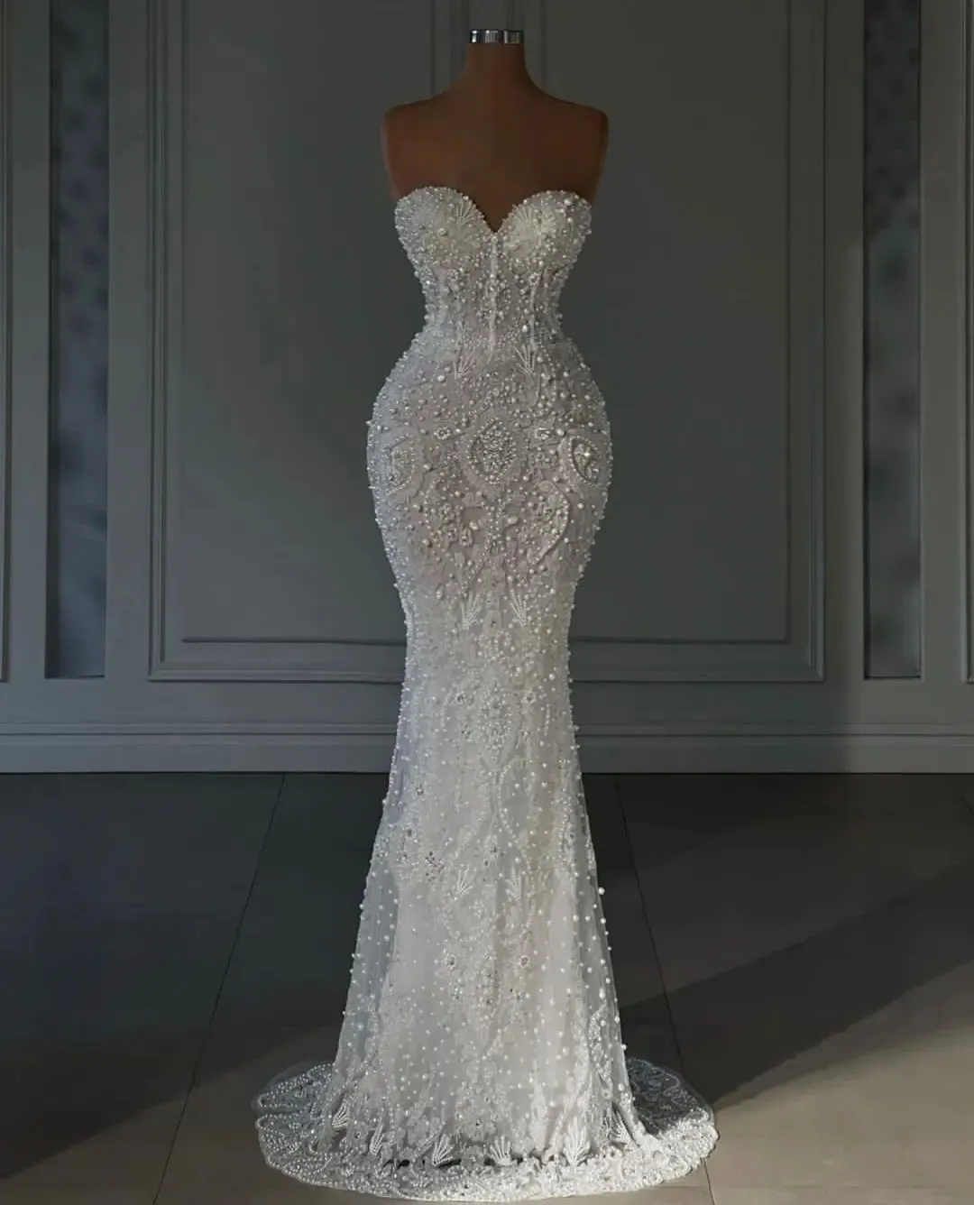 Luxurious Sleeveless Appliques Rhinestones Mermaid Wedding Bridal Gowns main image 1