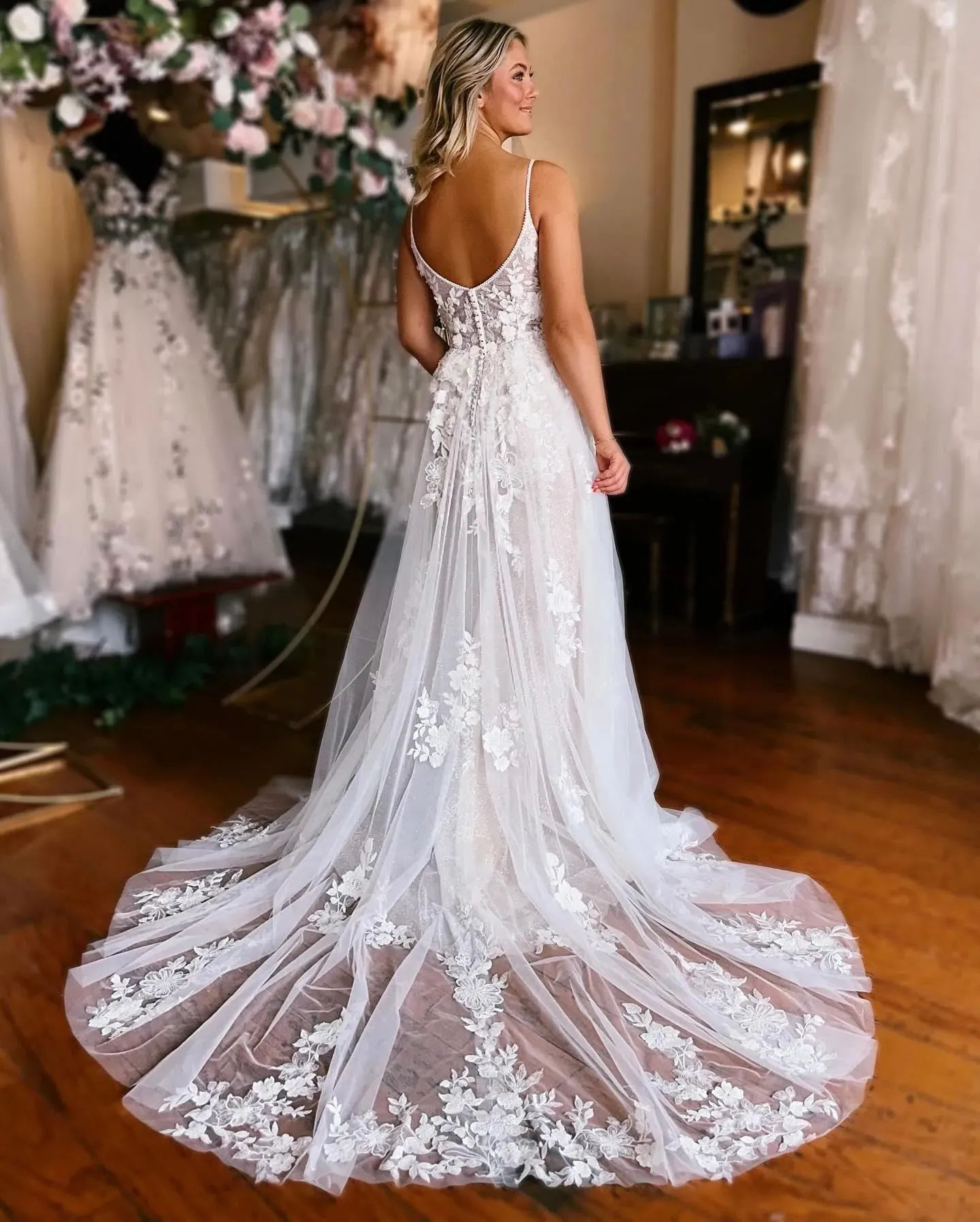 Robe de mariée Phoenix Tail tissu brodé dentelle applique