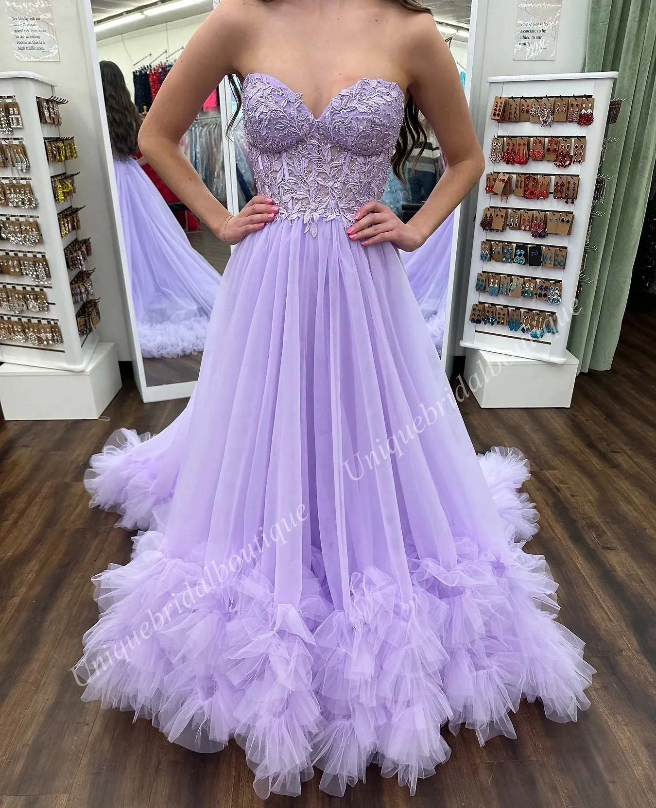 Red Carpet Runway Drama Black Tie Gala Best Occasion Dresses 2022 Lace Up Dress With Ruffle Tulle And Leaf Laces From Uniquebridalboutique 99.86 DHgate.Com