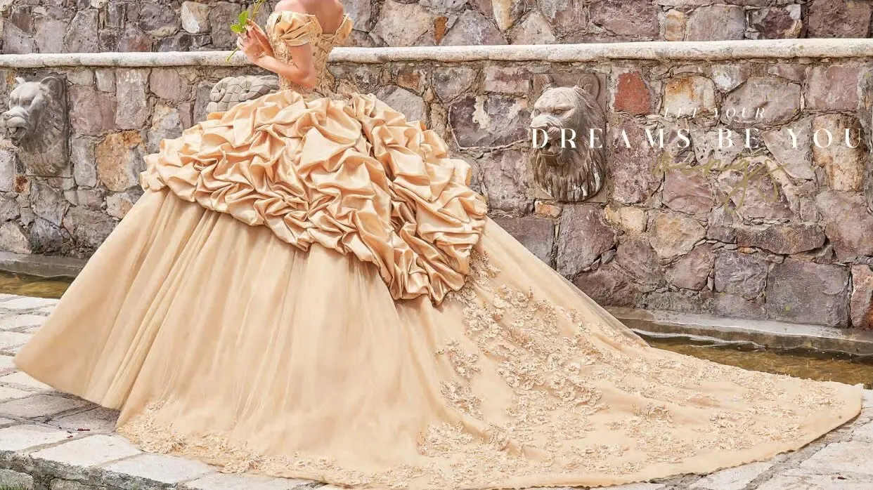 green emerald velvet dress Amazon.com: Women Sequins Long Satin Off Shoulder Bridesmaid Dress Formal  Evening Gowns Dress Fall Plaid Dresses for (Rose Gold, S) : Clothing, Shoes  & Jewelry main image 0