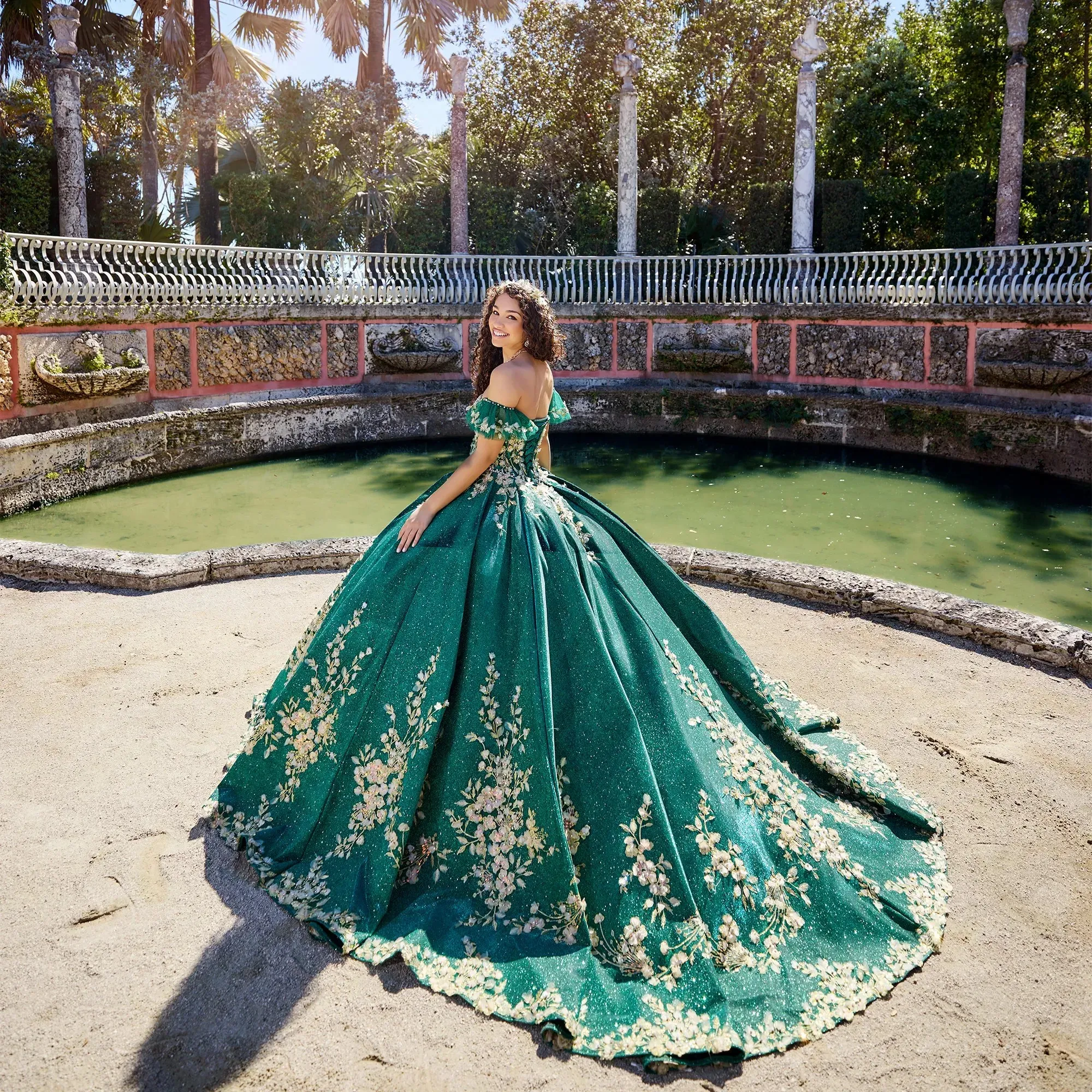 Vestidos De Quinceañera Mexicanos 2024, Vestido De Gala Verde Con Apliques  Brillantes De 153,92 € | DHgate, image size:2000x2000