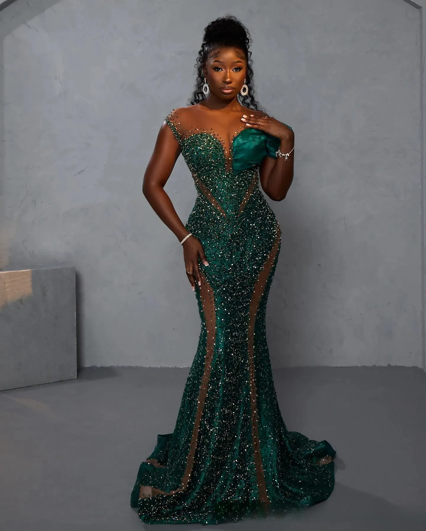 pearl green dress One-Shoulder Prom Dresses Green Women's Sheath/Column One-Shoulder Sleeveless Floor-Length Plus Formal Evening Guest Ball Gowns, Emerald Green