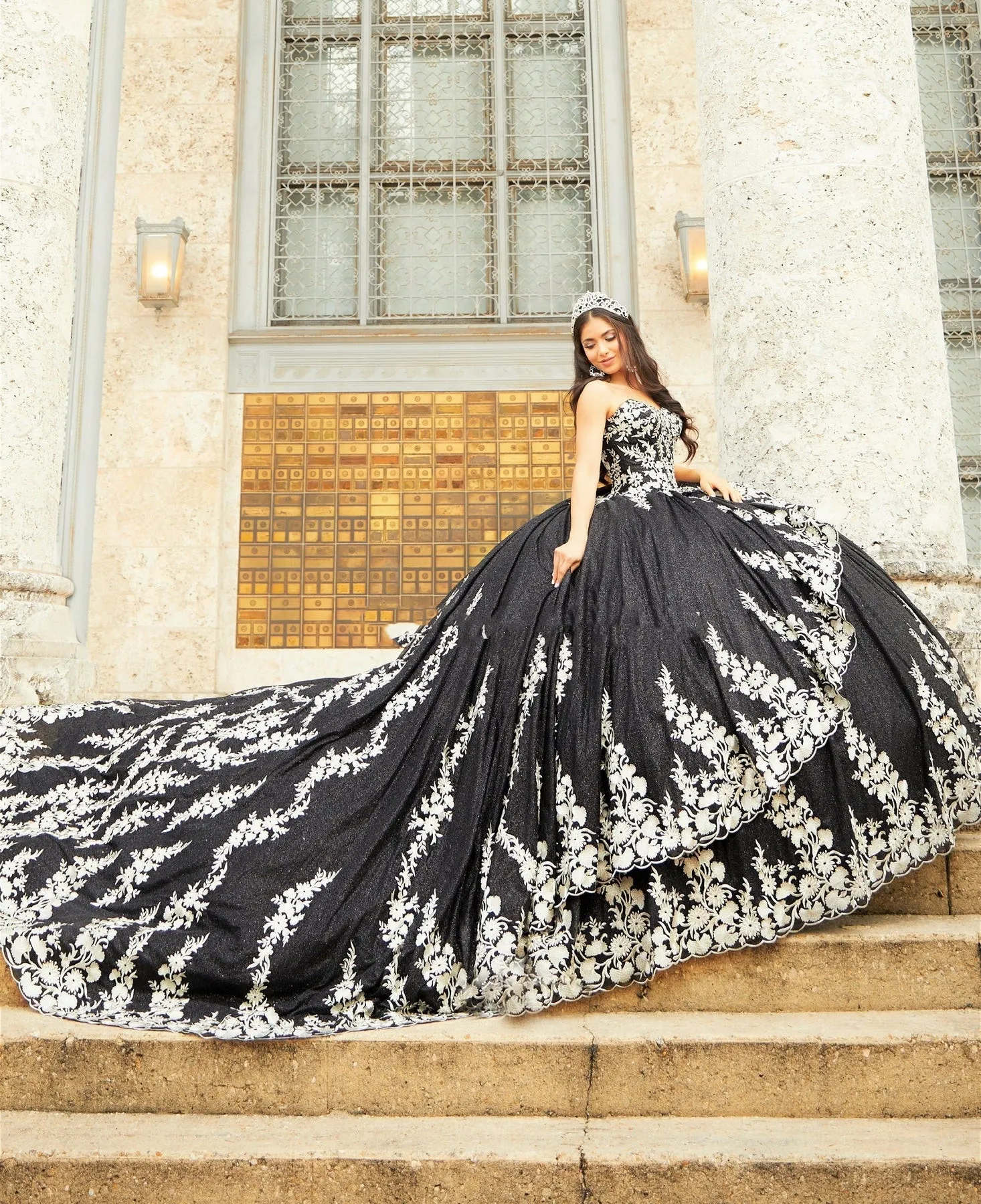 Black Mexican Quinceanera Ball Gown Dress Sweetheart Sequined Appliqu Lace-up Back Court Train from Dhgate Quinceanera Dresses - price 192.33 Black Mexican Quinceanera Ball Gown Dress Sweetheart Sequined Appliqu Lace-up Back Court Train from Dhgate Quinceanera Dresses - price 192.33