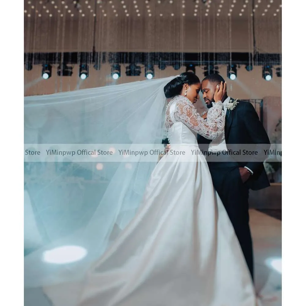 Sweet Dark Skin High Collar Satin Lace Long Sleeve Bridal Dress with Long Sleeves and Africa Garden Chruch - Robes de Mariee