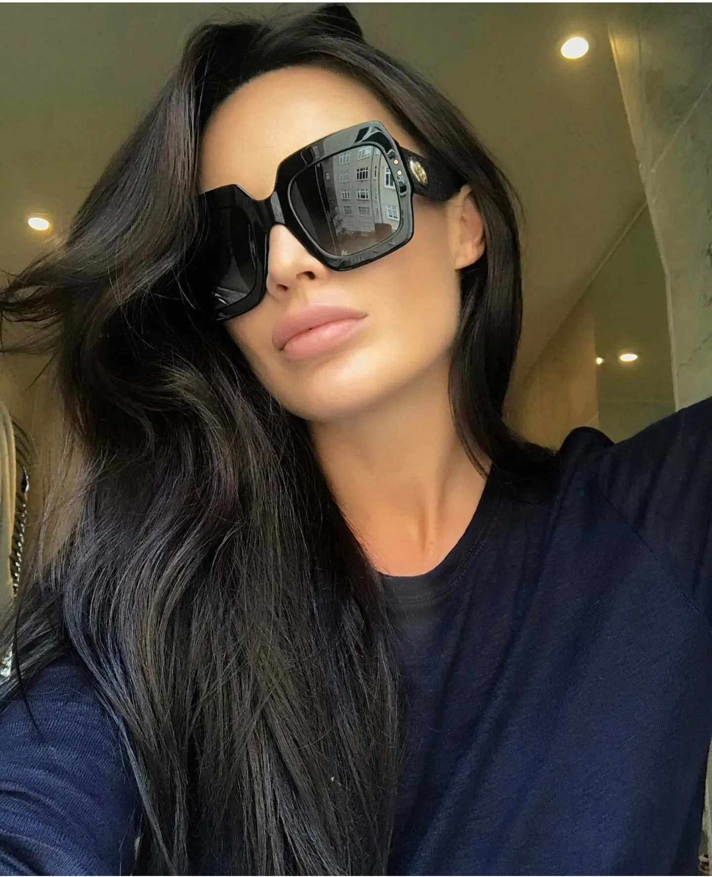 Luxury Oversized Square Designer Oversized Black Sunglasses For Women UV Proof Trendy And Stylish With Case And Cloth Ideal For Driving Beach Vlogging And Everyday Wear From Lasjoyasmejores 11.57 DHga...